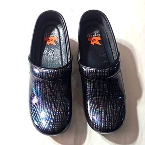 Dansko Nursing Clogs NWOT